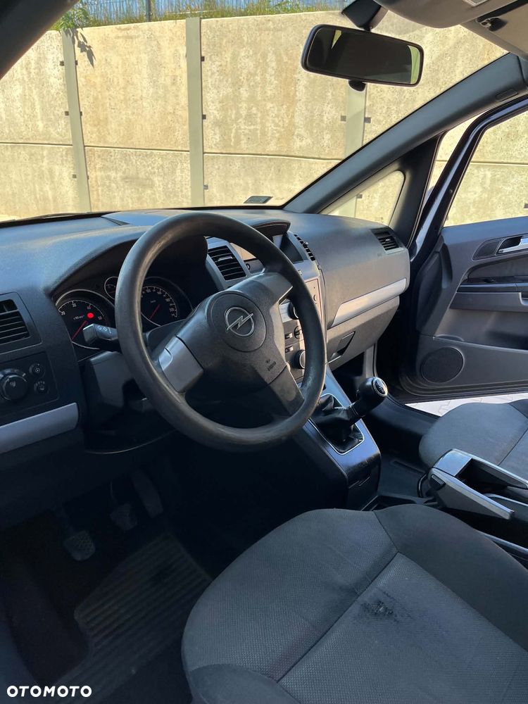 Opel Zafira 1.9 CDTI - 11