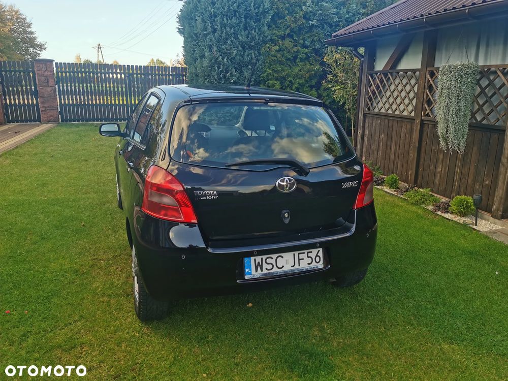 Toyota Yaris - 4
