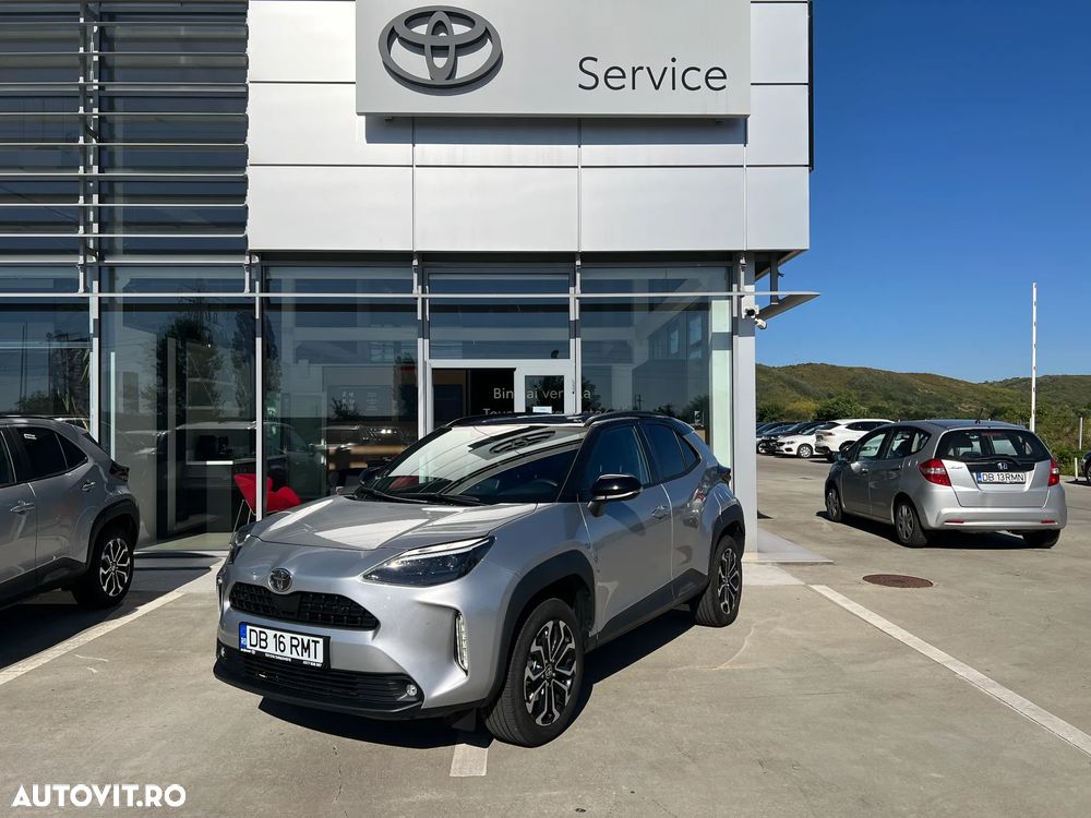 Toyota Yaris Cross 1.5 VVT-i HSD 4x4 Dynamic - 2