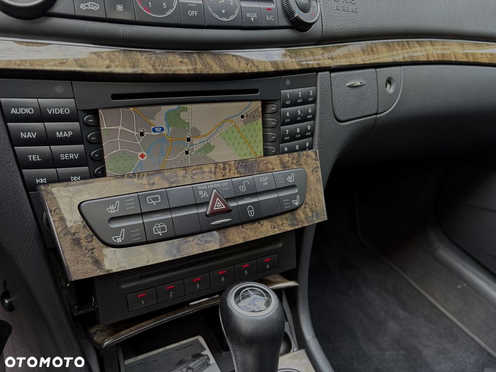 Mercedes-Benz Klasa E 320 CDI 4-Matic T Avantgarde - 9