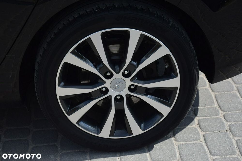 Hyundai i30 1.6 D Premium - 14