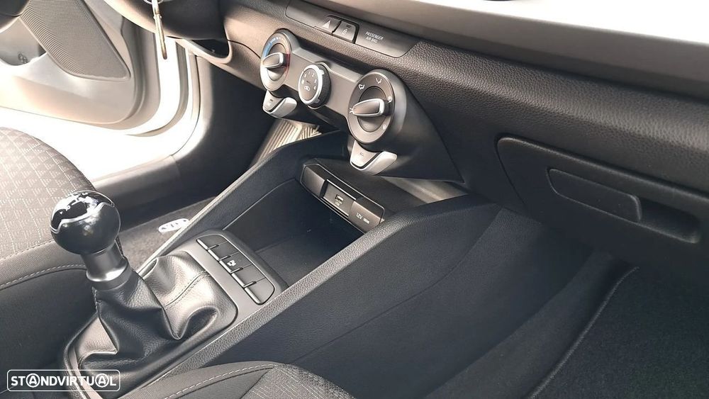 Kia Rio 1.2 CVVT Dynamic - 29