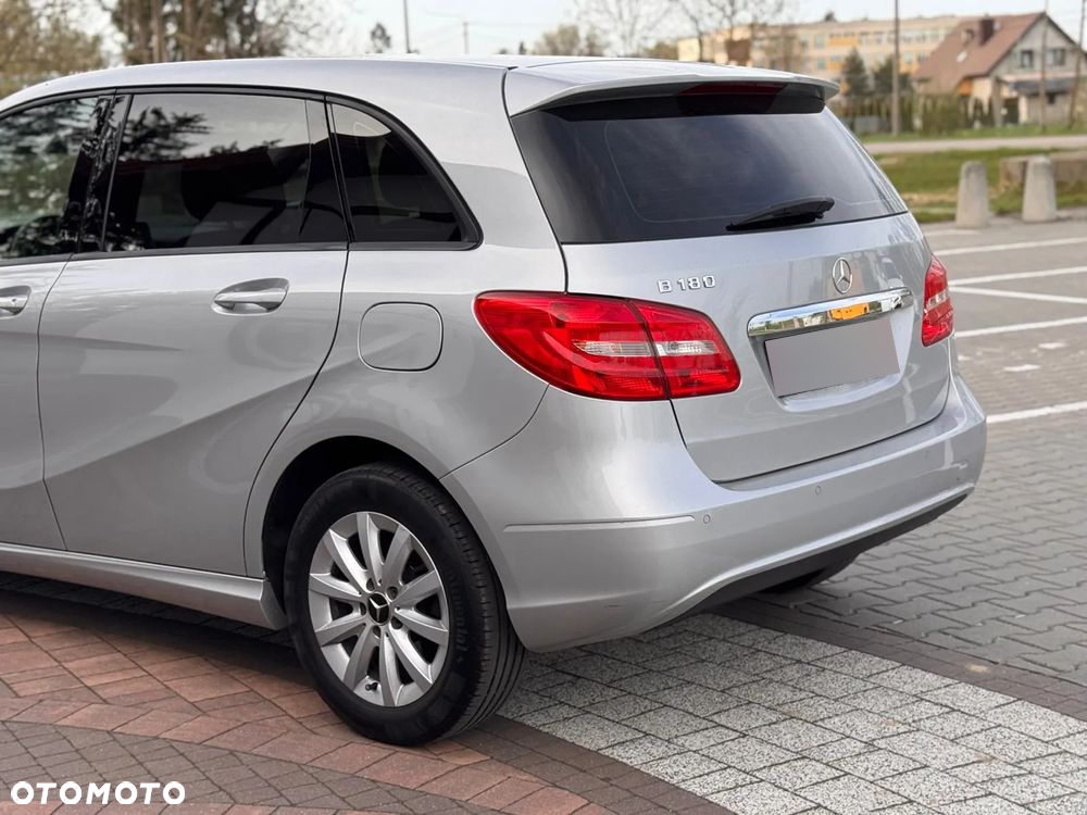 Mercedes-Benz Klasa B 180 (BlueEFFICIENCY) - 23