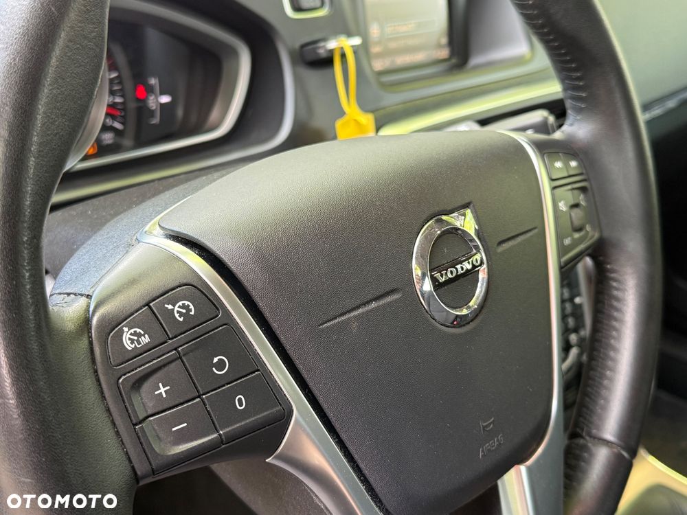 Volvo V40 Cross Country D3 Drive-E SCR Momentum - 13