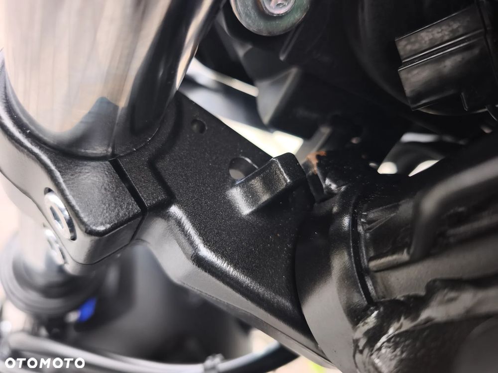 Yamaha MT - 33