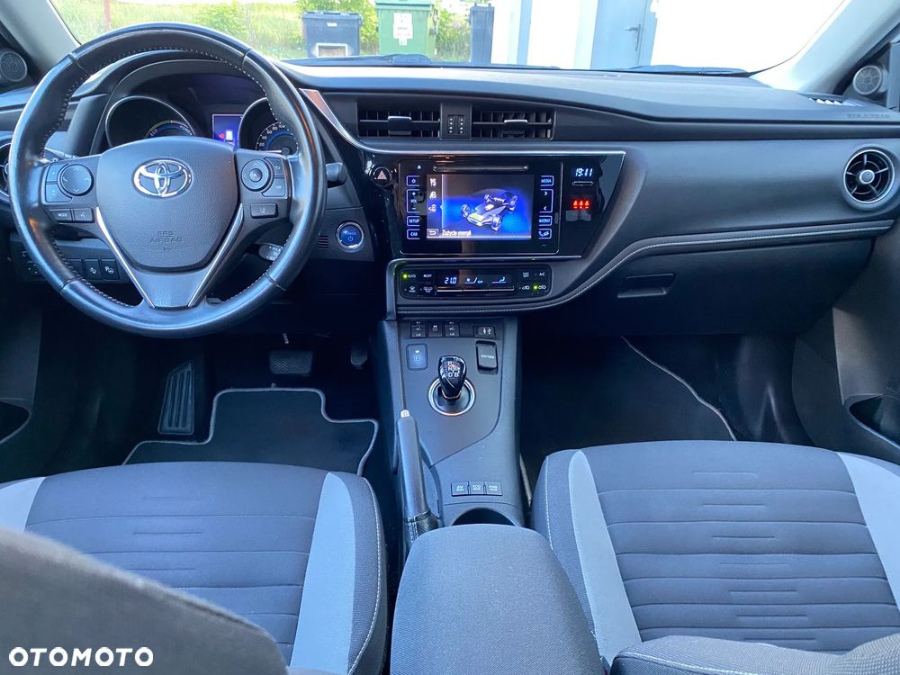 Toyota Auris Hybrid 135 Premium - 10