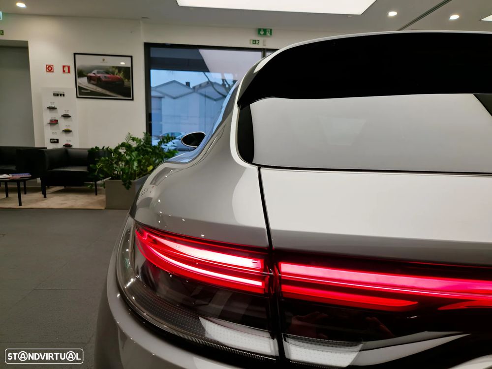 Porsche Panamera Sport Turismo 4 E-Hybrid Platinum Edition PDLS - 4