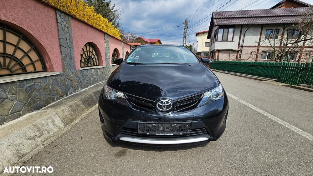 Toyota Auris 1.33 Dual-VVT-i Comfort - 1