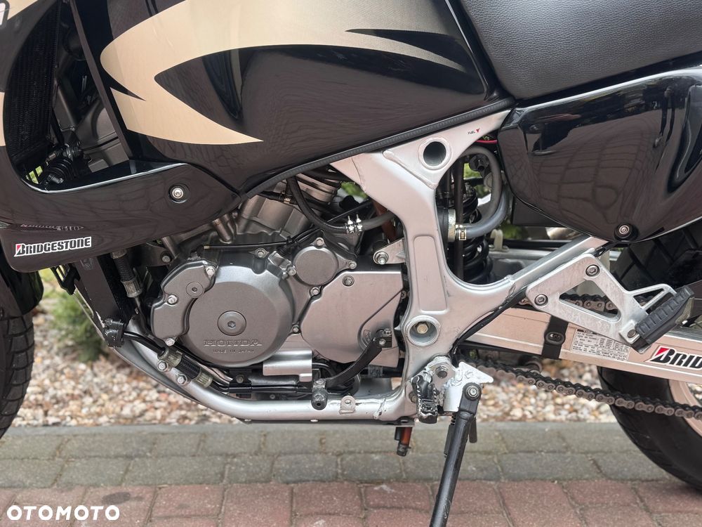 Honda XRV - 16