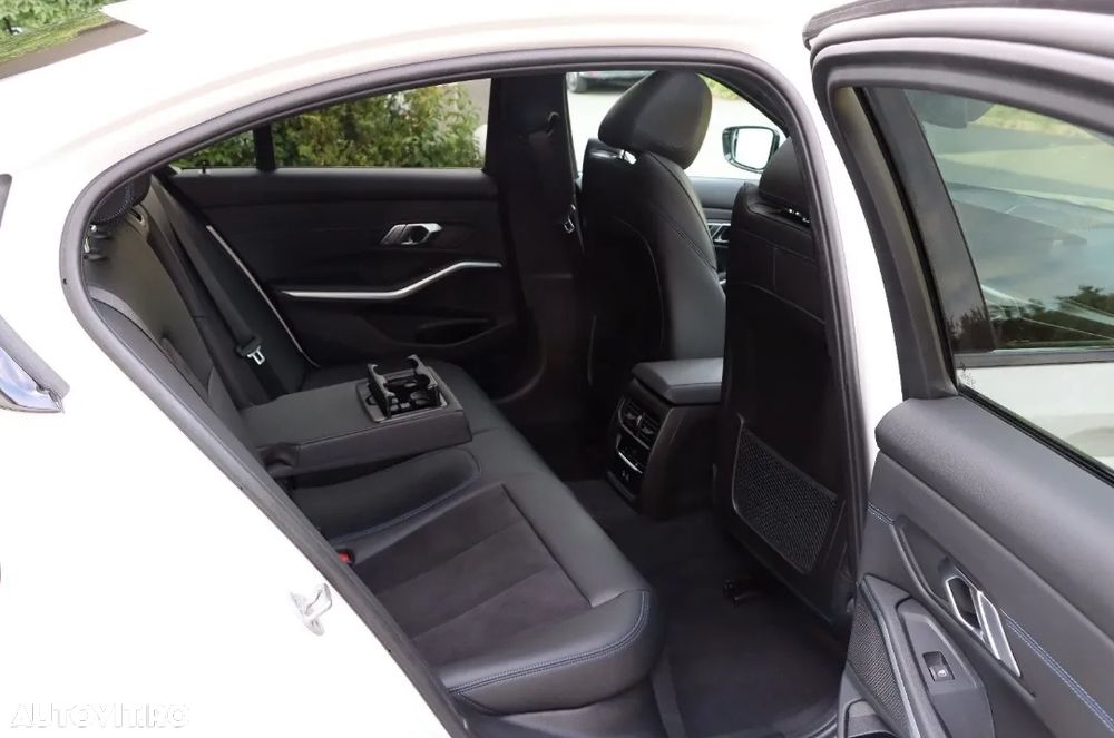 BMW Seria 3 320i Aut. Edition M Sport Shadow - 22