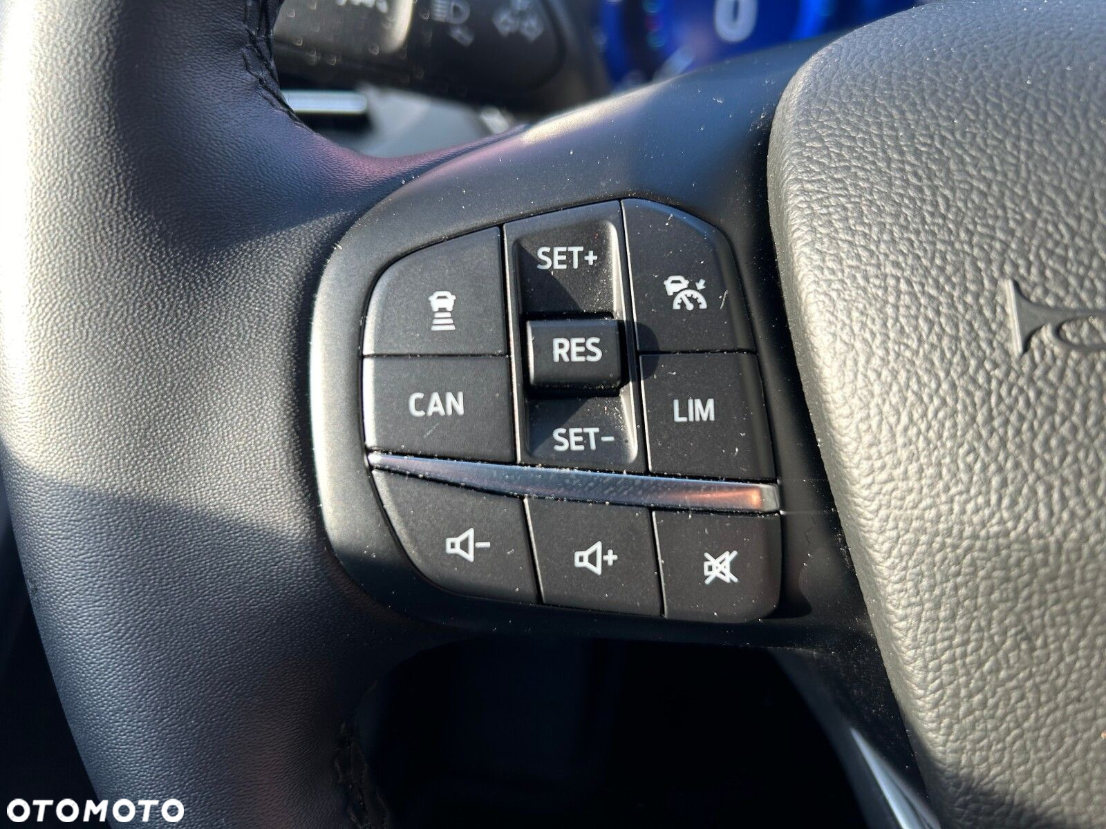Ford Focus 1.0 EcoBoost mHEV Titanium X - 14