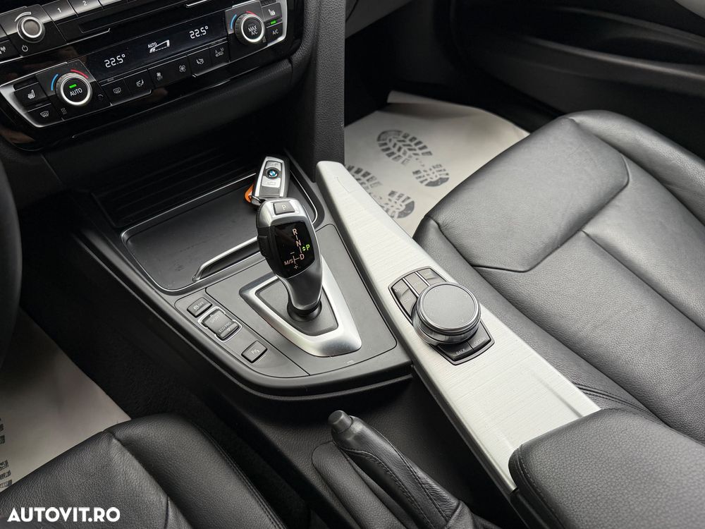 BMW Seria 3 320i Aut. Luxury Line - 19