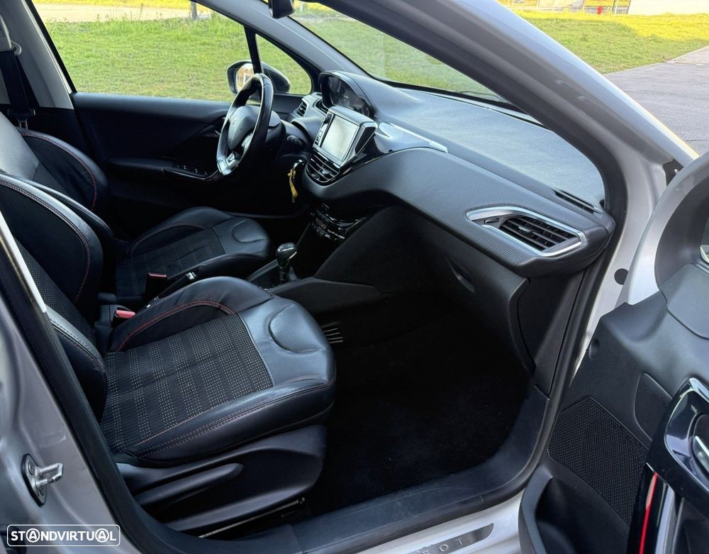 Peugeot 208 1.2 PureTech GT Line EAT6 - 7