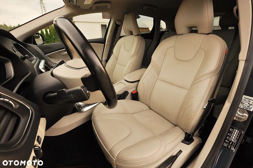 Volvo V40 T3 Ocean Race - 17