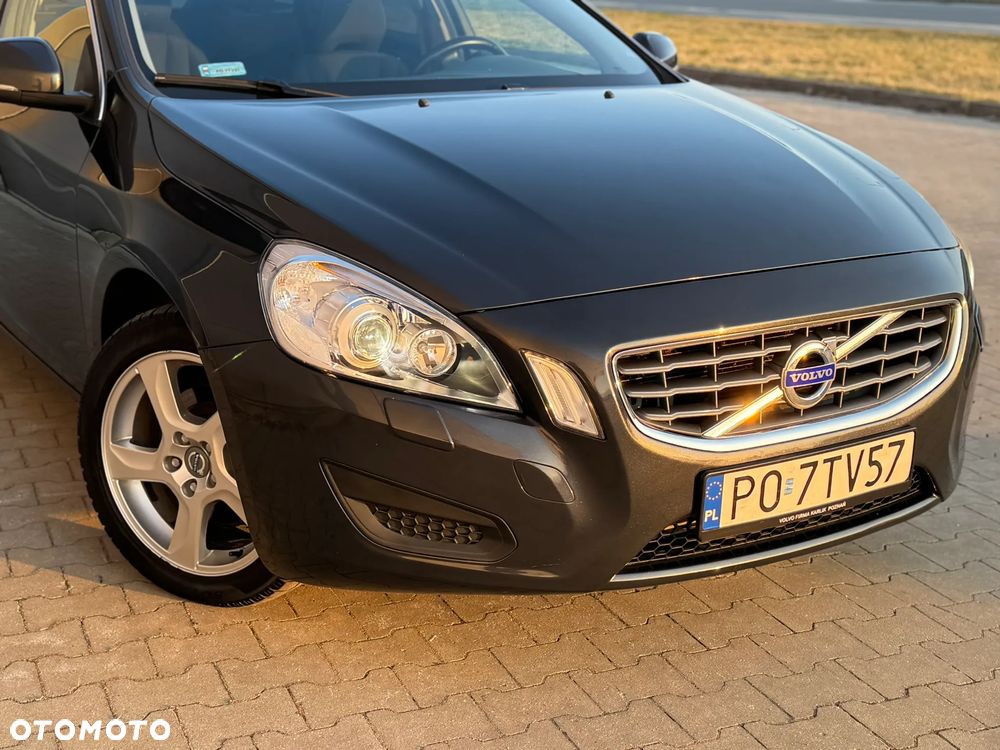 Volvo V60 D3 Geartronic Momentum - 37