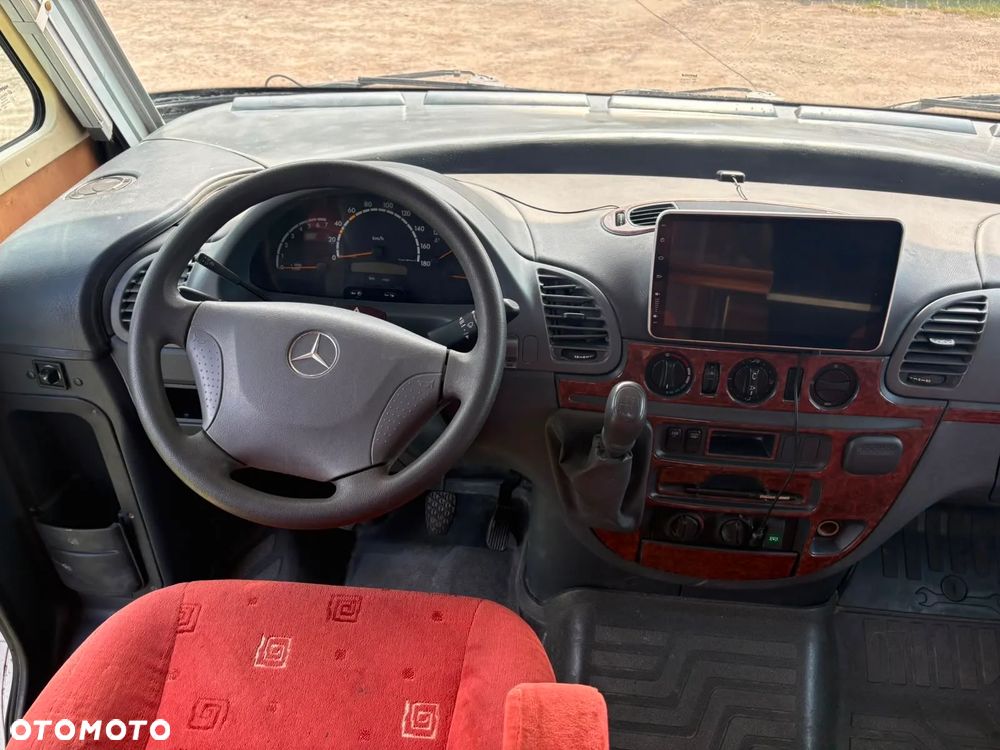 Mercedes-Benz Rapido - 21