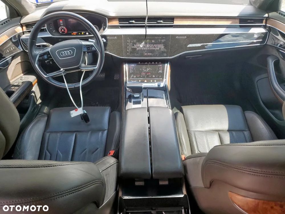Audi A8 - 8