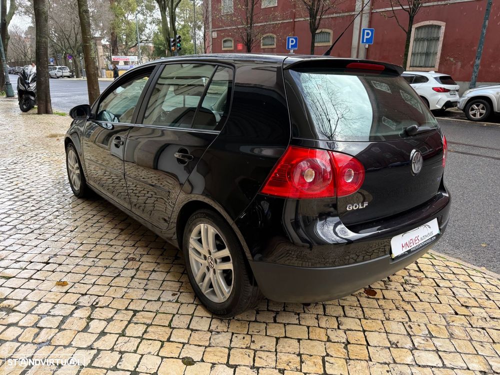 VW Golf 1.6 TDi Trendline BlueMotion - 3