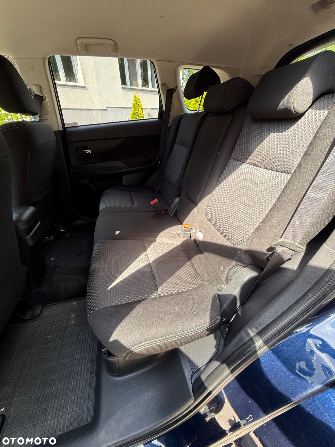 Mitsubishi Outlander 2.0 Instyle + 4WD CVT - 29