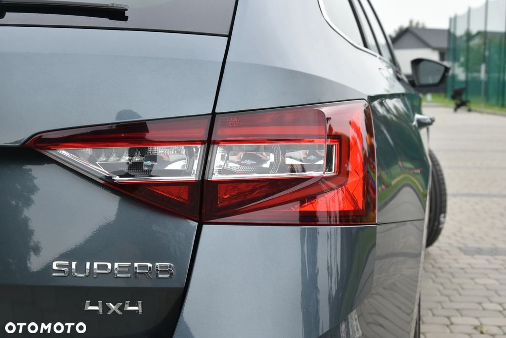Skoda Superb 2.0 TDI 4x4 DSG L&K - 34