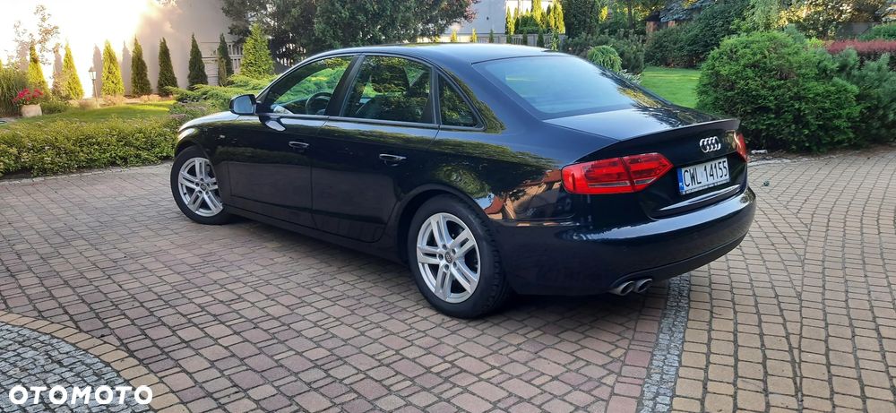 Audi A4 Limousine - 1