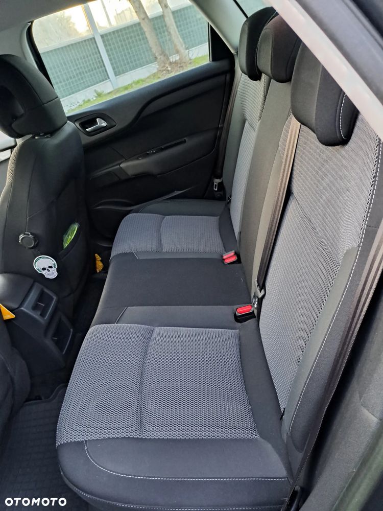 Citroën C4 e-HDi 115 Selection - 17