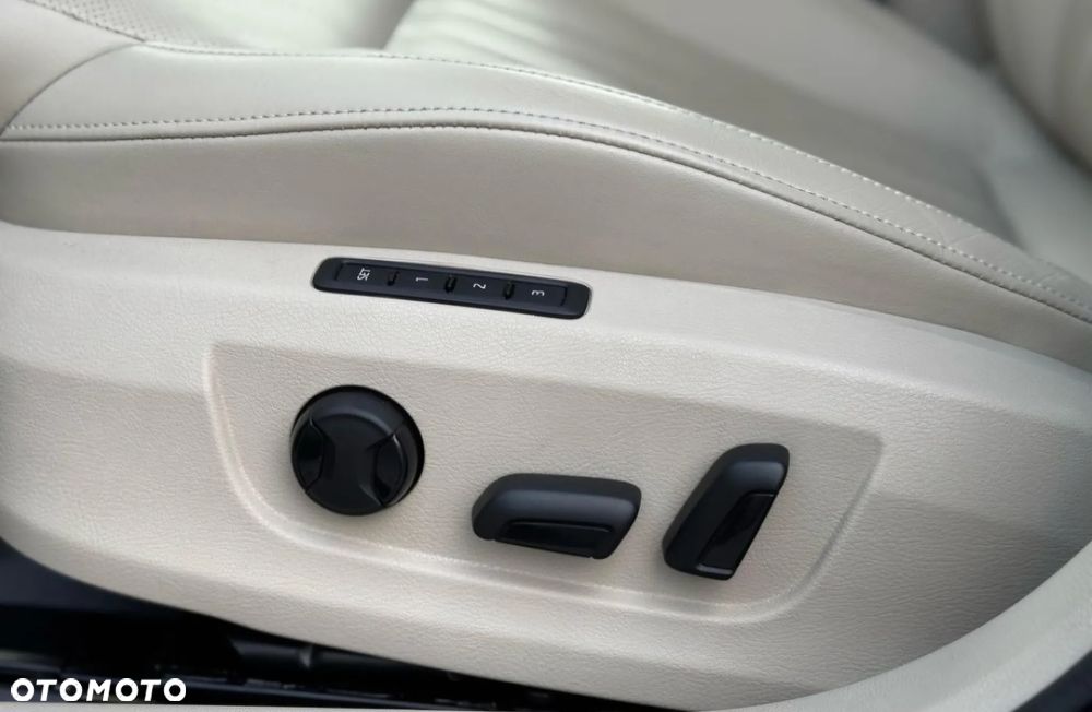 Skoda Superb 2.0 TDI L&K DSG - 23