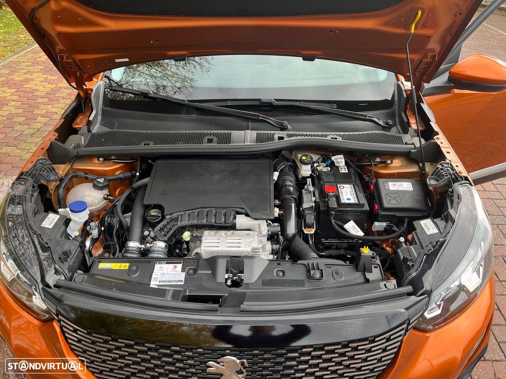 Peugeot 2008 1.2 PureTech Allure EAT8 - 39
