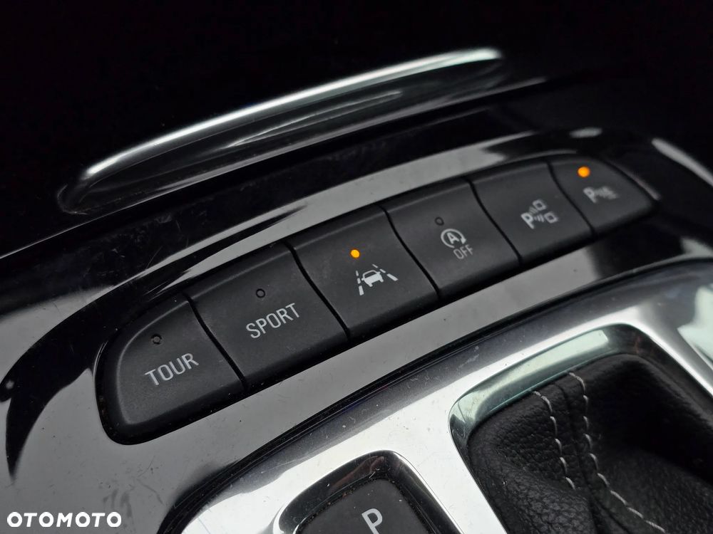 Opel Insignia 2.0 T 4x4 Exclusive S&S - 26