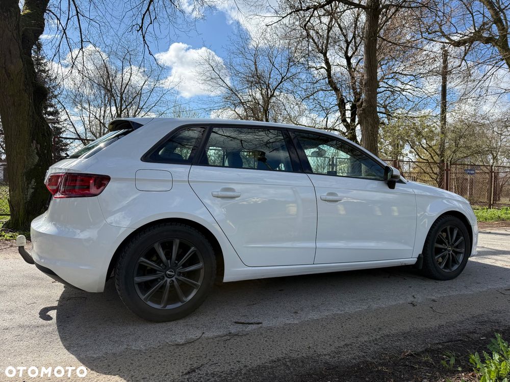 Audi A3 Sportback - 3