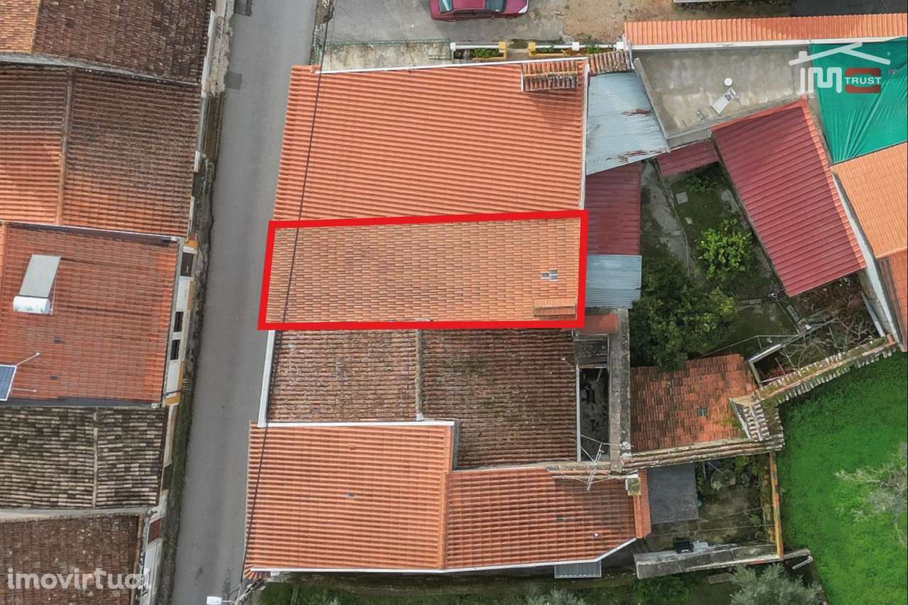 Moradia T2 com Projeto Aprovado em TOMAR já com telhado novo e isol... - Grande imagem: 3/25
