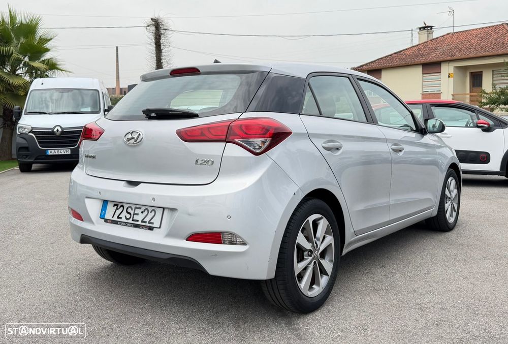 Hyundai i20 1.1 CRDi Comfort+Pack Look+JLL16 - 5