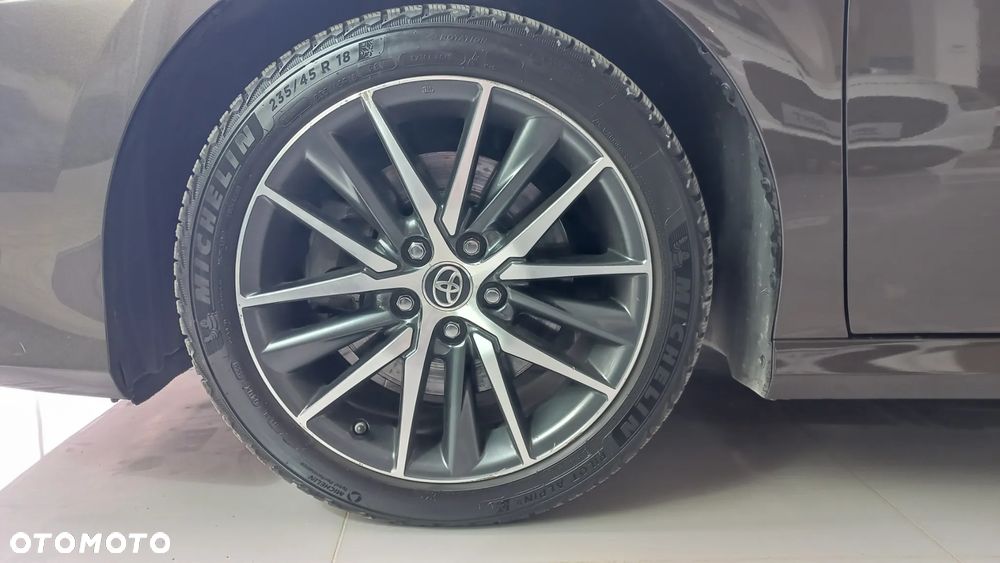Toyota Camry 2.5 Hybrid Executive CVT - 35