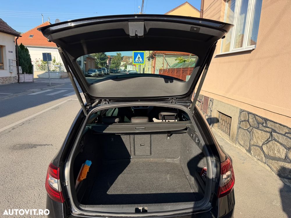 Skoda Octavia 2.0 TDI DSG RS - 6