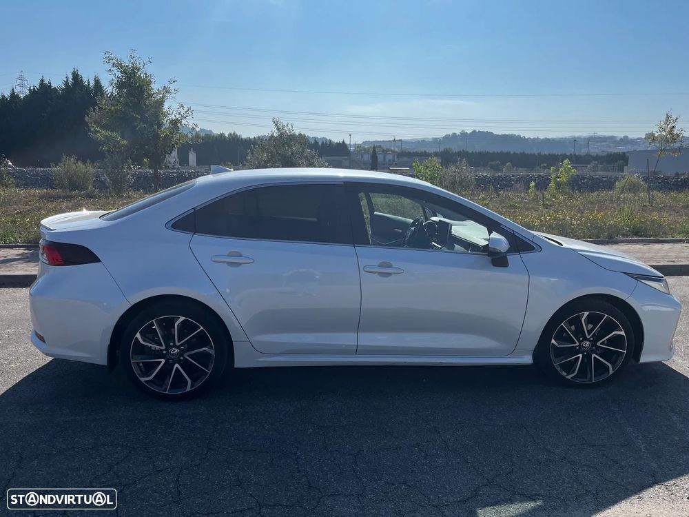 Toyota Corolla SD 1.8 Hybrid Luxury - 6