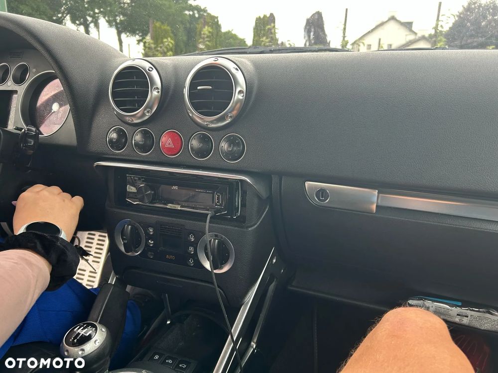 Audi TT Coupé 1.8T Quattro - 11