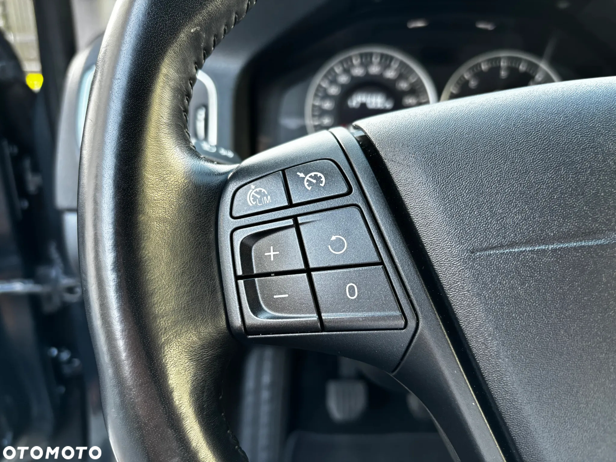 Volvo V60 D2 Momentum - 31