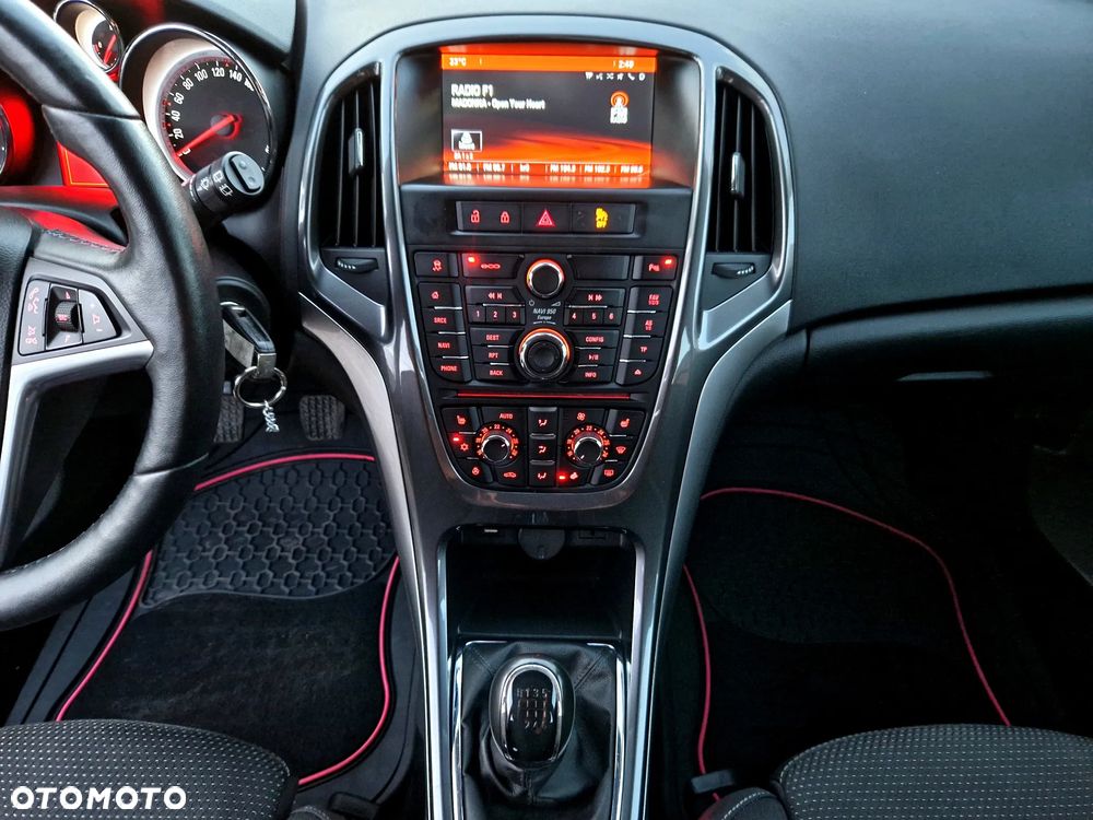 Opel Astra 1.4 Turbo Exklusiv - 20