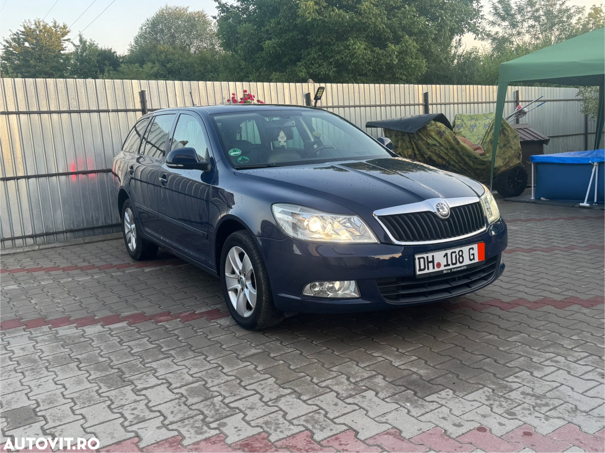 Skoda Octavia Combi 2.0 TDI Ambiente DSG - 2