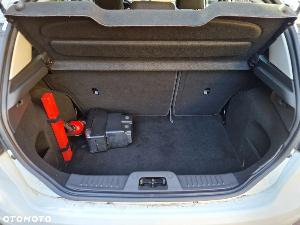 Ford Fiesta 1.25 Silver X (Ambiente) EU6 - 16