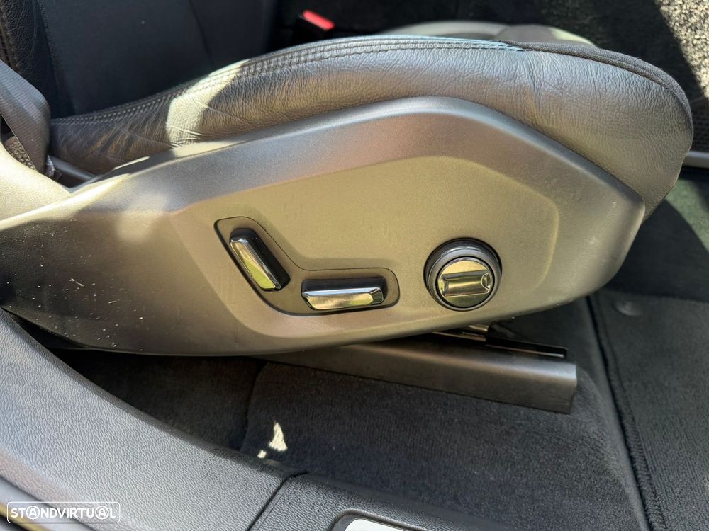 Volvo XC 60 2.0 T8 PHEV Momentum Plus AWD - 23