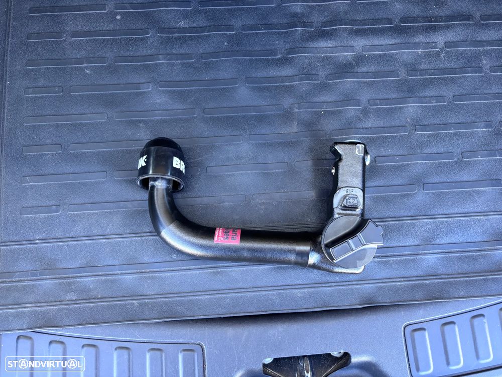 Land Rover Discovery Sport P300e SE - 14