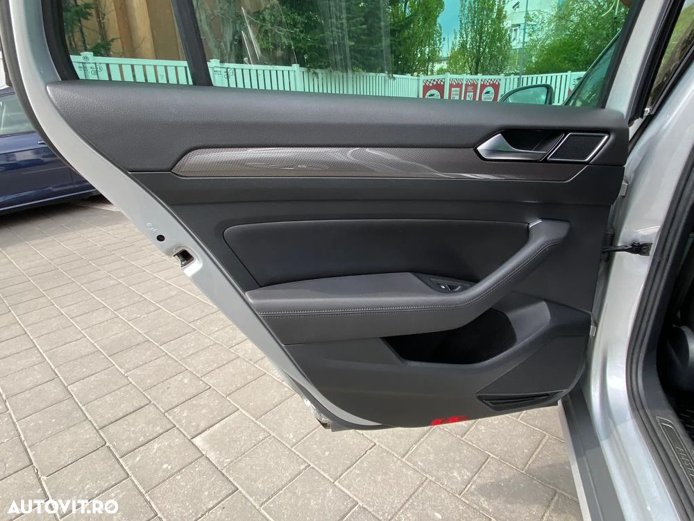 Volkswagen Passat Alltrack 2.0 TDI 4Motion - 33