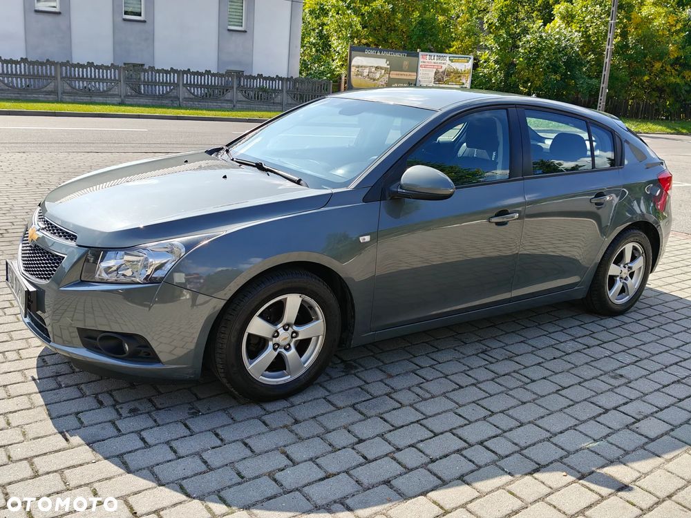 Chevrolet Cruze 1.6 LT - 12
