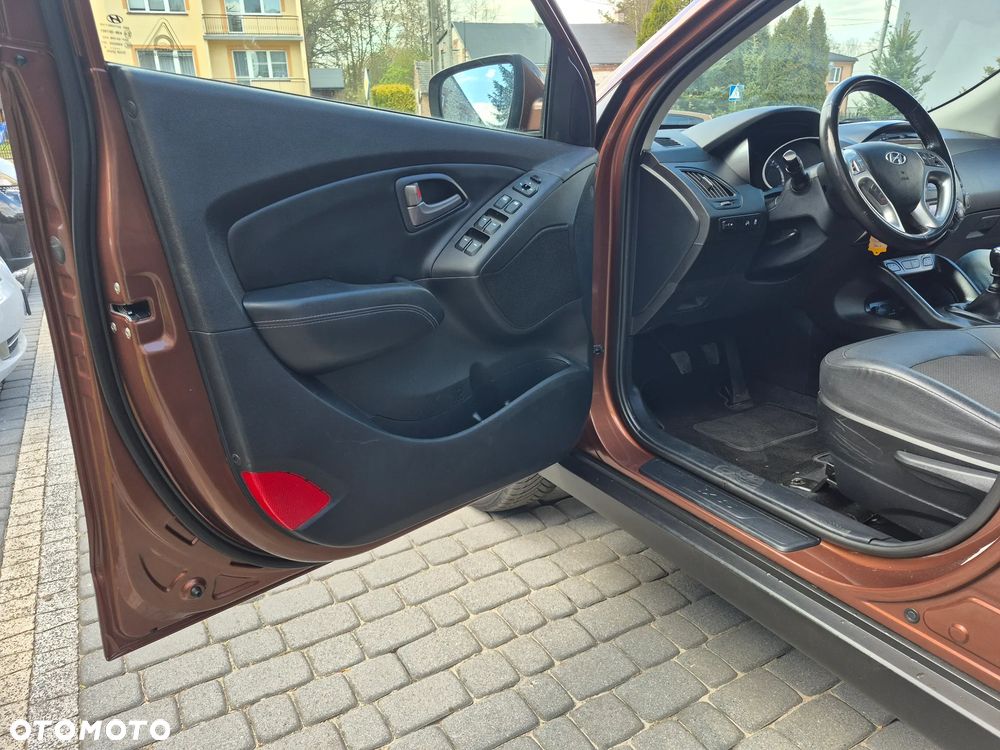 Hyundai ix35 blue 1.6 2WD Finale Gold - 6