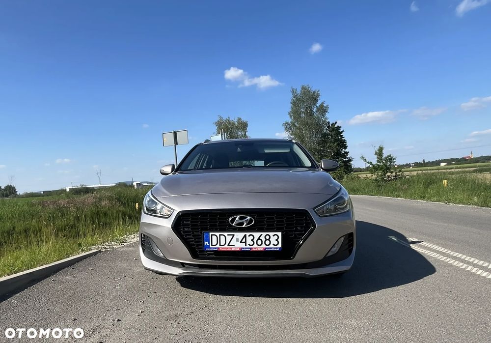 Hyundai i30 1.4 Classic + - 17