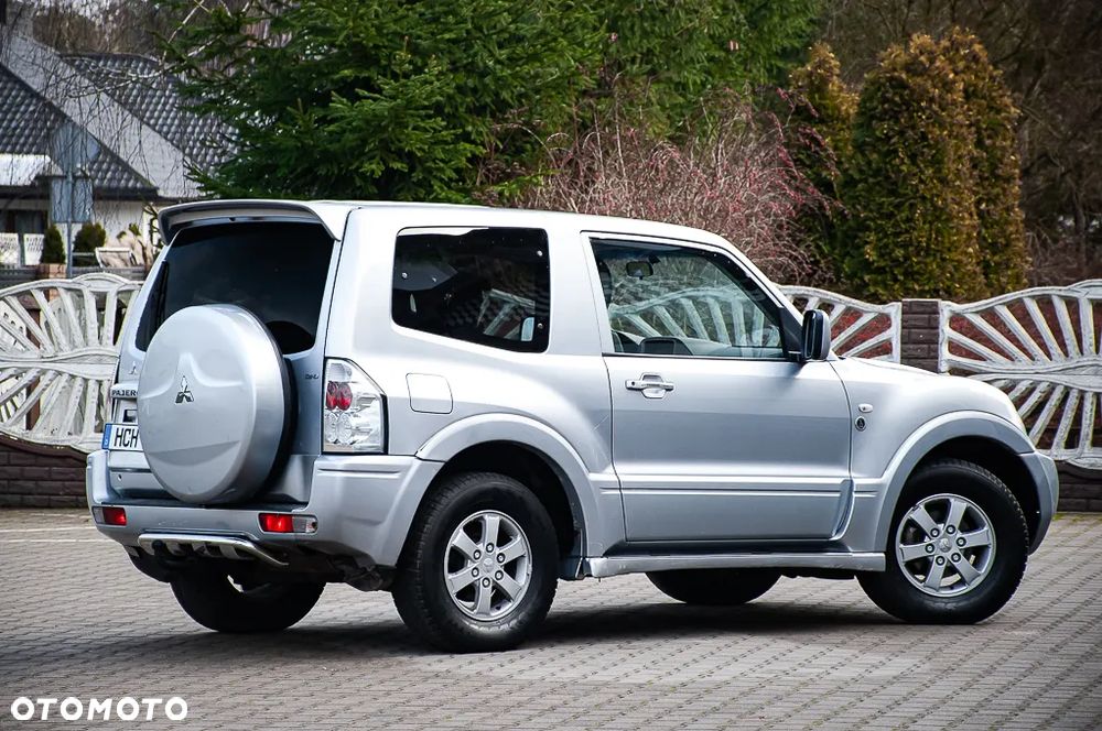 Mitsubishi Pajero 3.2 DI-D Automatik Dakar - 23