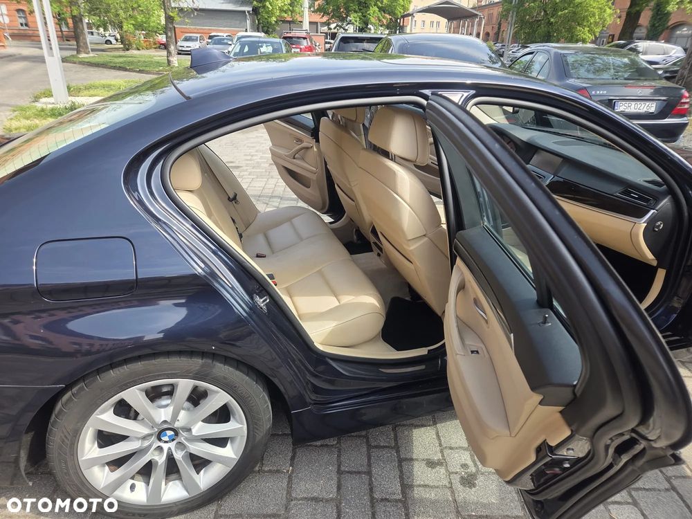 BMW Seria 5 528i - 16