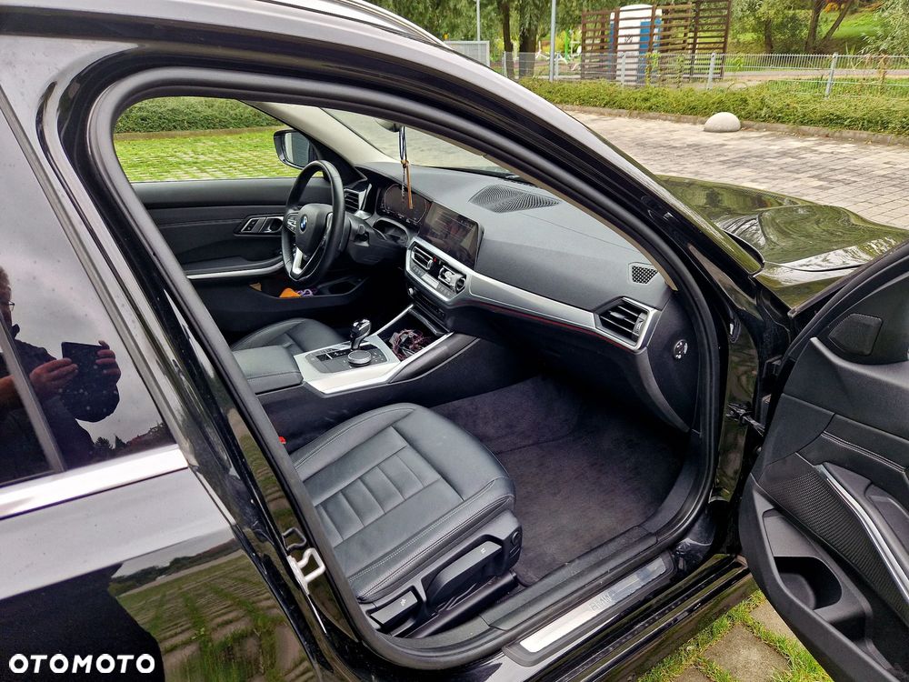 BMW Seria 3 320d xDrive Luxury Line - 32