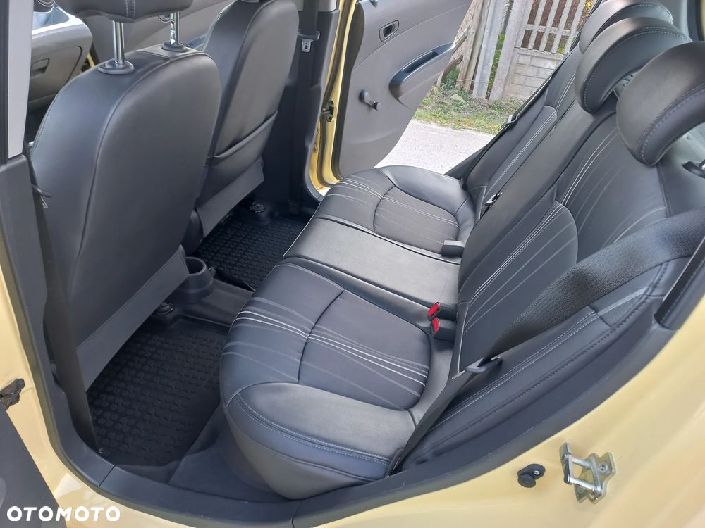 Chevrolet Spark 1.0 - 35